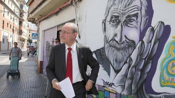 De la Torre: “Las relaciones con Bendodo son magníficas y de normalidad absoluta”