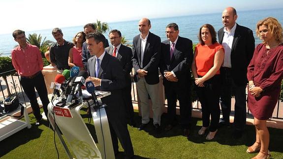 El PSOE se compromete a aplicar programa de peso social en las ciudades donde gobierna