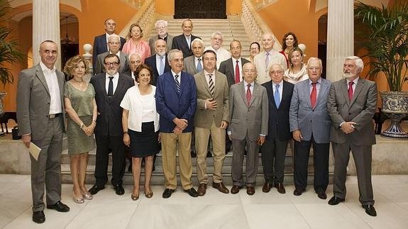 Junta y ayuntamientos apoyan el ‘lobby’ para superar los localismos Málaga-Sevilla