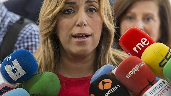 Chaves y Zarrías se resisten a renunciar al escaño y Viera abandona el PSOE para seguir aforado