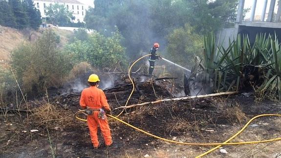 La mayoría de urbanizaciones afrontan el verano sin medidas contra el fuego
