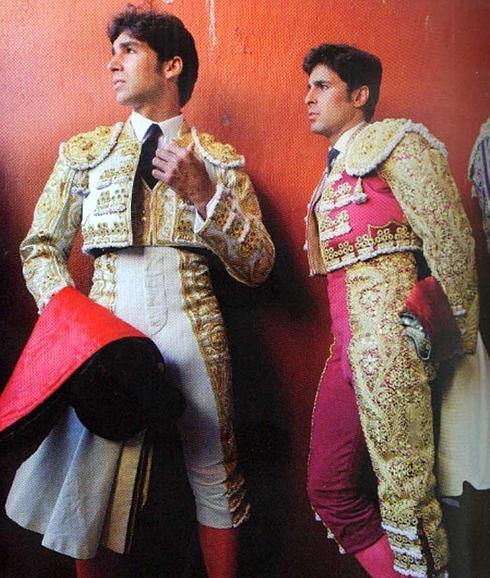 La plaza de Estepona vuelve a reunir en un festejo a los hermanos Rivera