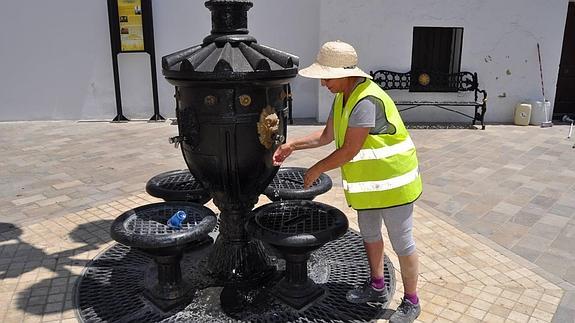 Canillas de Albaida, Sayalonga y Arenas protagonizan su propia «guerra del agua»