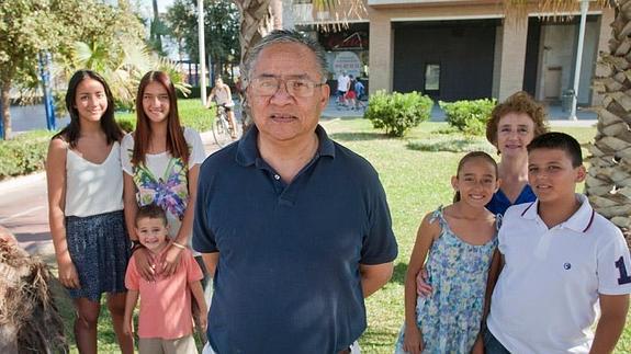 «En verano mi casa es de locos, pero con ocho hijos debe ser así»