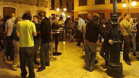 Prisión y multa para dos mujeres que se pegaron por el uso de un cuarto de baño en un pub