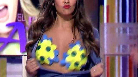 Cristina Pedroche se quita la camisa para marcarse un Miley Cyrus