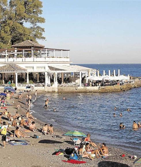 Hernández Mollar cree que Ruiz Espejo debe "abanderar" la regeneración de los Baños del Carmen