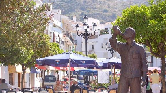 El Día del Turista de Torrox propone un mercado romano, actividades acuáticas y música