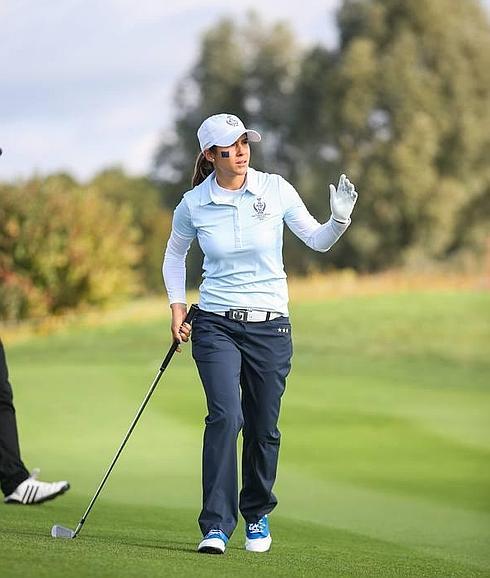 Azahara Muñoz empieza con derrota en la Solheim Cup