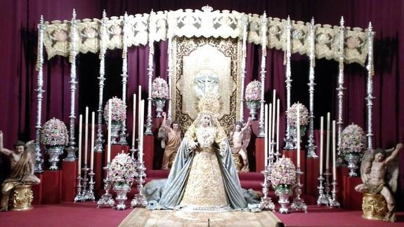 La Agrupación instala un altar en San Julián para la Reina de los Cielos