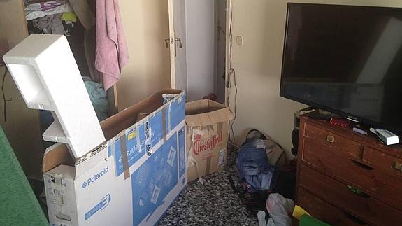Compartía piso con dos mujeres