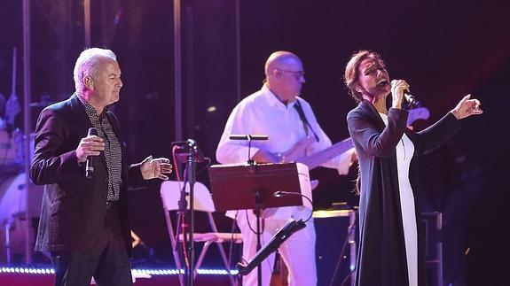 Ana Belén y Víctor Manuel, elegante complicidad