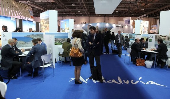 Empresarios instan a la Junta a elevar para 2016 el presupuesto en Turismo