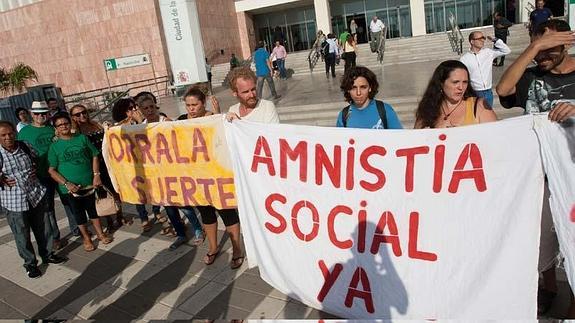Suspenden el juicio contra tres mujeres acusadas de ocupar una vivienda
