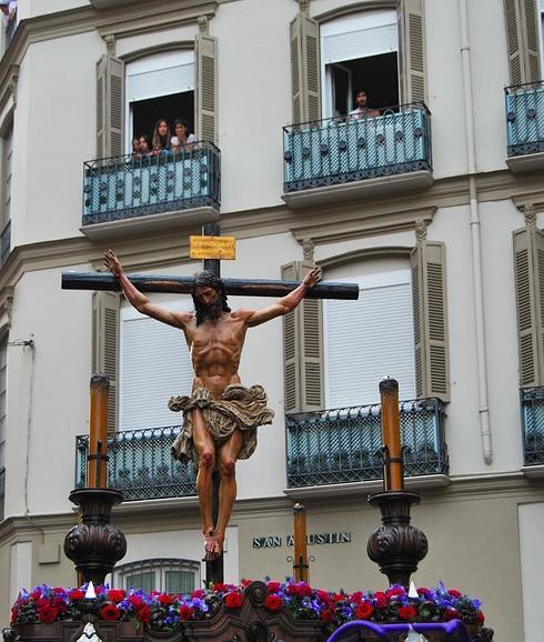 Crucifixión baraja un cambio de itinerario que facilitará al Cautivo ser la primera del Lunes Santo