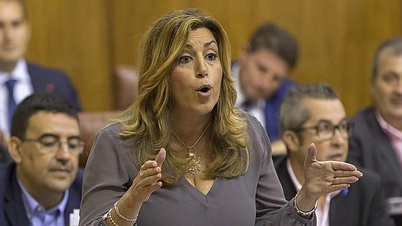 Susana Díaz sorprende al PP al anunciar la devolución del impuesto de hidrocarburos a los transportistas