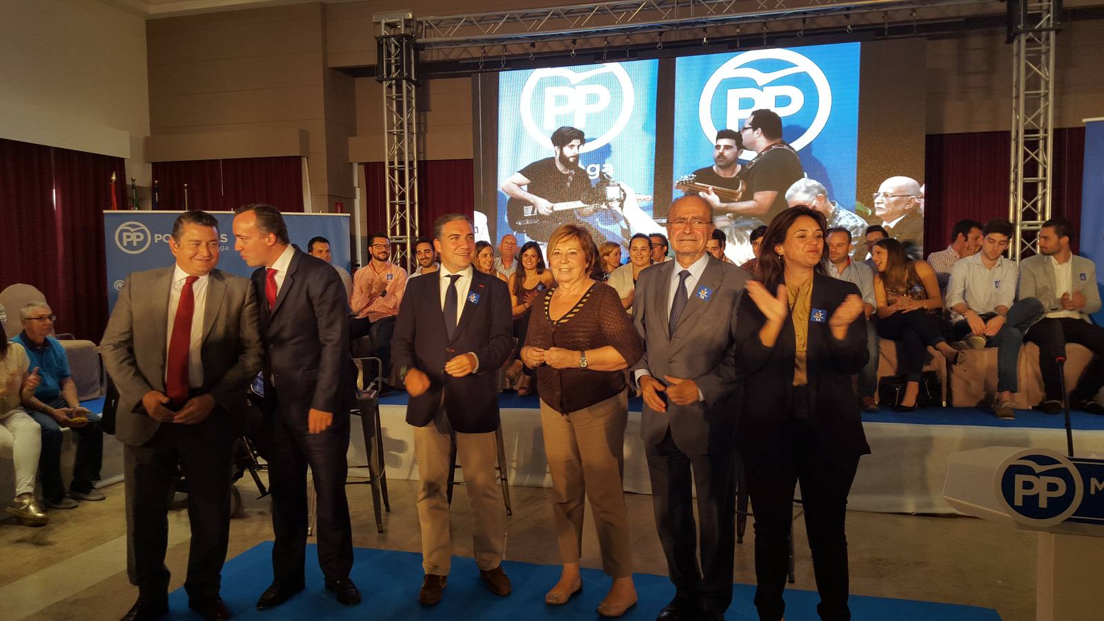 Las listas se cuelan en la convención del PP