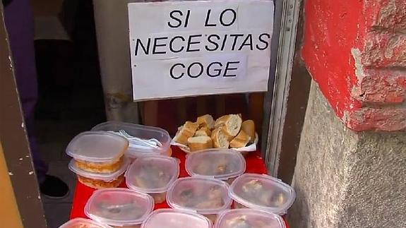 La solidaria iniciativa de un restaurante: "Si lo necesitas, coge"