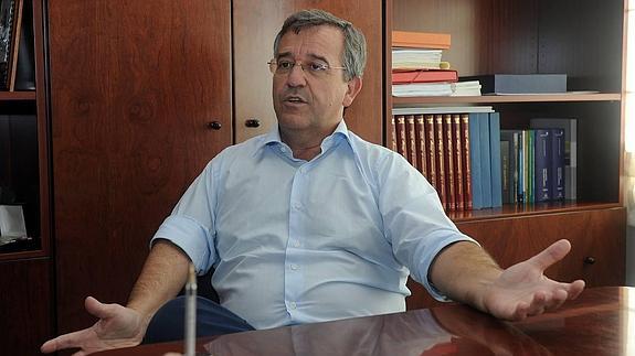 García Urbano: «Desde antes de entrar en política me hacía ilusión ser diputado»