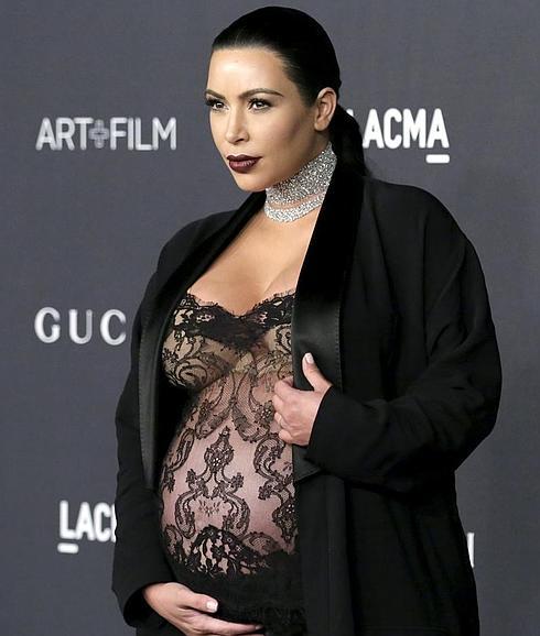 Kim Kardashian contra la báscula: engorda 24 kilos a falta de mes y medio para dar a luz