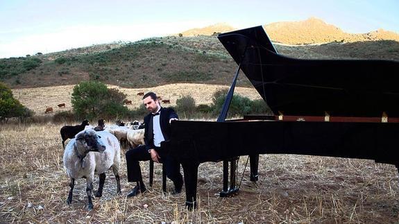 José Luis Nieto: «Sigo adelante en la música con la misma ilusión de siempre»