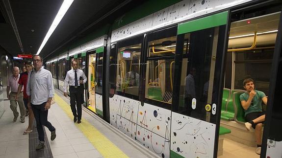 Dos fondos cierran la compra del 40% de las acciones del metro de Málaga