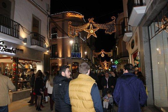 Ronda enciende un alumbrado de Navidad cargado de novedades