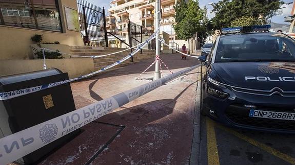 Una pelea por una mujer, posible origen de una muerte por apuñalamiento en Benalmádena