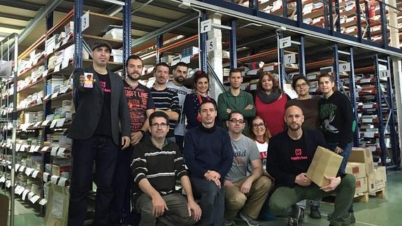Agapea y Happy Box se alían para enviar libros a domicilio en menos de una hora