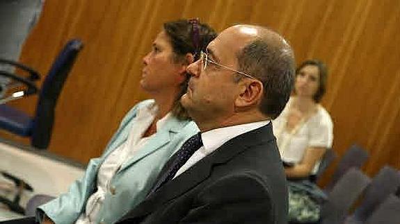 Un centenar de familias demanda a una veintena de bancos que recibieron su dinero para comprar viviendas a Aifos