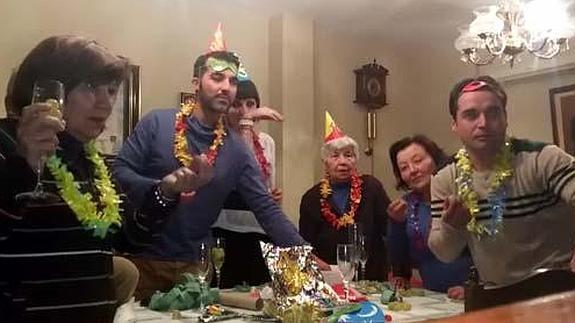 Samsung usa el error de las campanadas de Canal Sur el año pasado para promocionar una aplicación para comerse las uvas