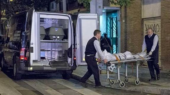 La muerte de una mujer en un piso incendiado en la calle Alemania apunta a un crimen