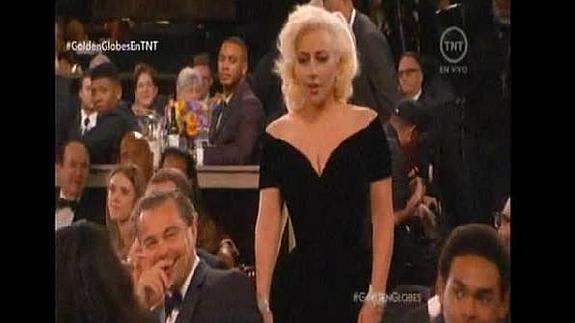 Leonardo DiCaprio explica su reacción tras el empujón de Lady Gaga en los Globos de Oro