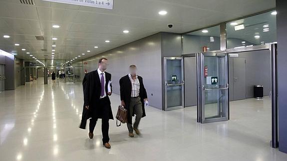 Condenado a trece meses de cárcel por robar las joyas de su suegra