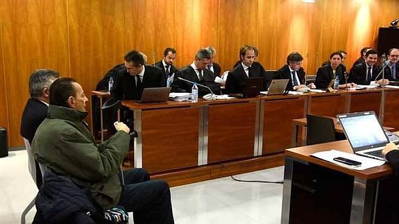 Julián Muñoz se desvanece durante la sesión de este lunes del 'caso Goldfinger'