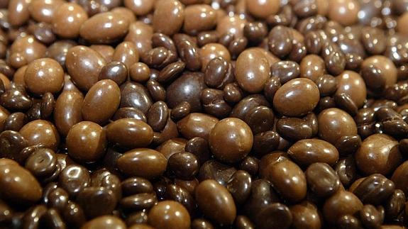 Un rastro de Conguitos delata a un asaltador de casas en El Limonar de Málaga