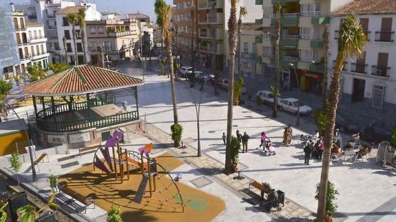 Una mujer denuncia una agresión a sus dos hijos en la puerta de un instituto en Coín