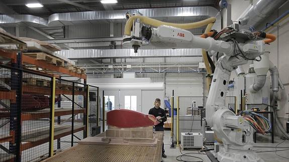 Sofitec se robotiza para doblarsu capacidad en composites