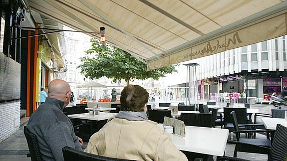 «He perdonado a mi padre, pero si viviera lo denunciaría por dejarme en la calle»