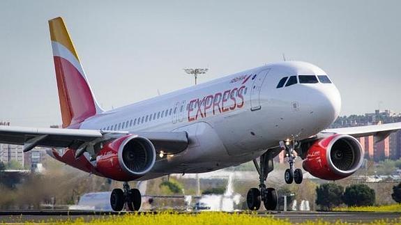 Iberia Express lanza una oferta de empleo para tripulantes de cabina