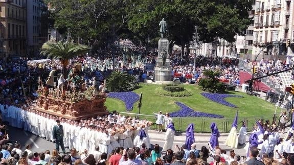 La Agrupación analiza cuatro posibles modelos para un nuevo recorrido oficial de las cofradías