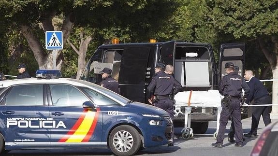 El detenido por la muerte de un policía jubilado en Torremolinos dice que lo hizo porque "reveló un secreto"