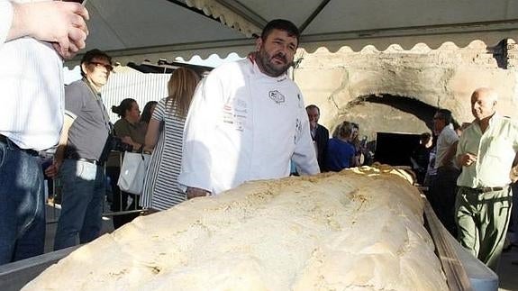 Un panadero de Algatocín elaborará una rebanada con cerca de 300 metros