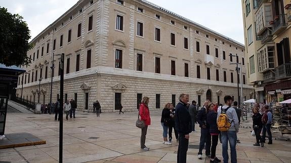 La Junta se niega a recibir hoy el palacio de la Aduana