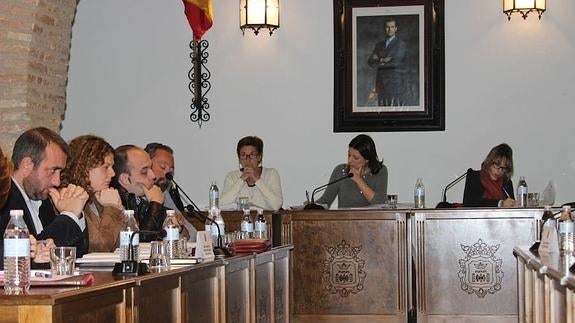 Las bases de IU respaldan el acuerdo de gobierno con PSOE y PA para arrebatar la Alcaldía al PP en Ronda