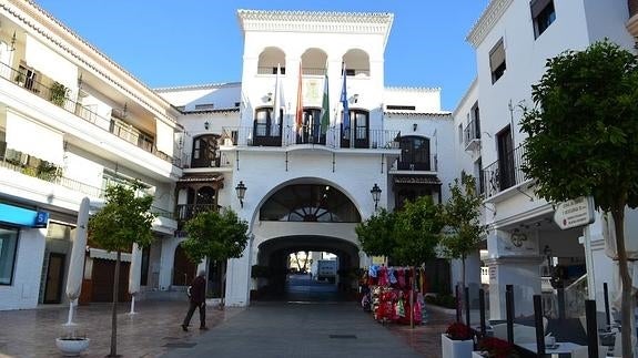 Investigan un presunto robo de documentación en el Ayuntamiento de Nerja