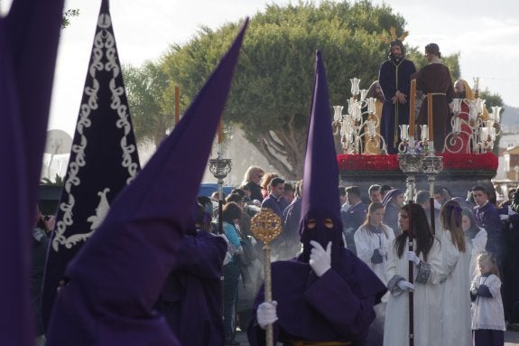 Los primeros nazarenos recorren las calles de El Palo y Pedregalejo