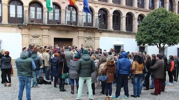 La alcaldesa de Ronda rechaza los argumentos de la moción de censura registrada por PSOE, PA e IU