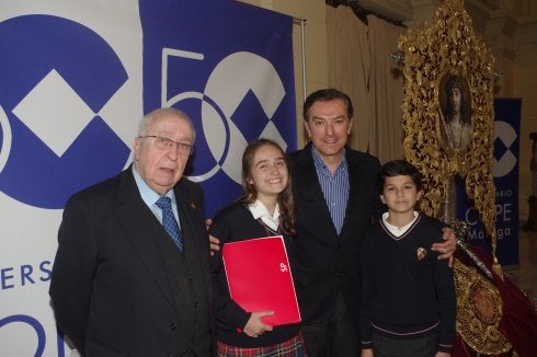 El pregón infantil pone prólogo a la intervención de Antonio Guadamuro en el Cervantes