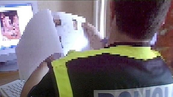 Una menor se marchó de Fuengirola al difundir en el pueblo sus fotos íntimas el ciberacosado